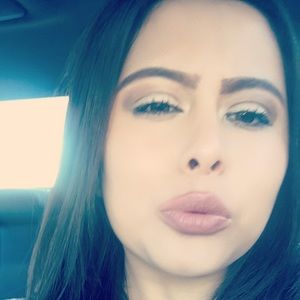 Meet your Posher, Celina